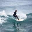 Surf camp w Indonezji – egzotyczny wyjazd dla miłośników fal